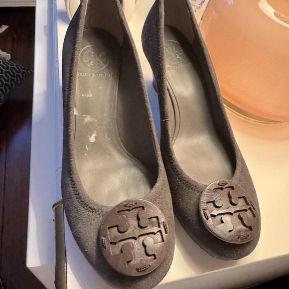 Tory Burch wedge shoes size 8 - Picture 1 of 6